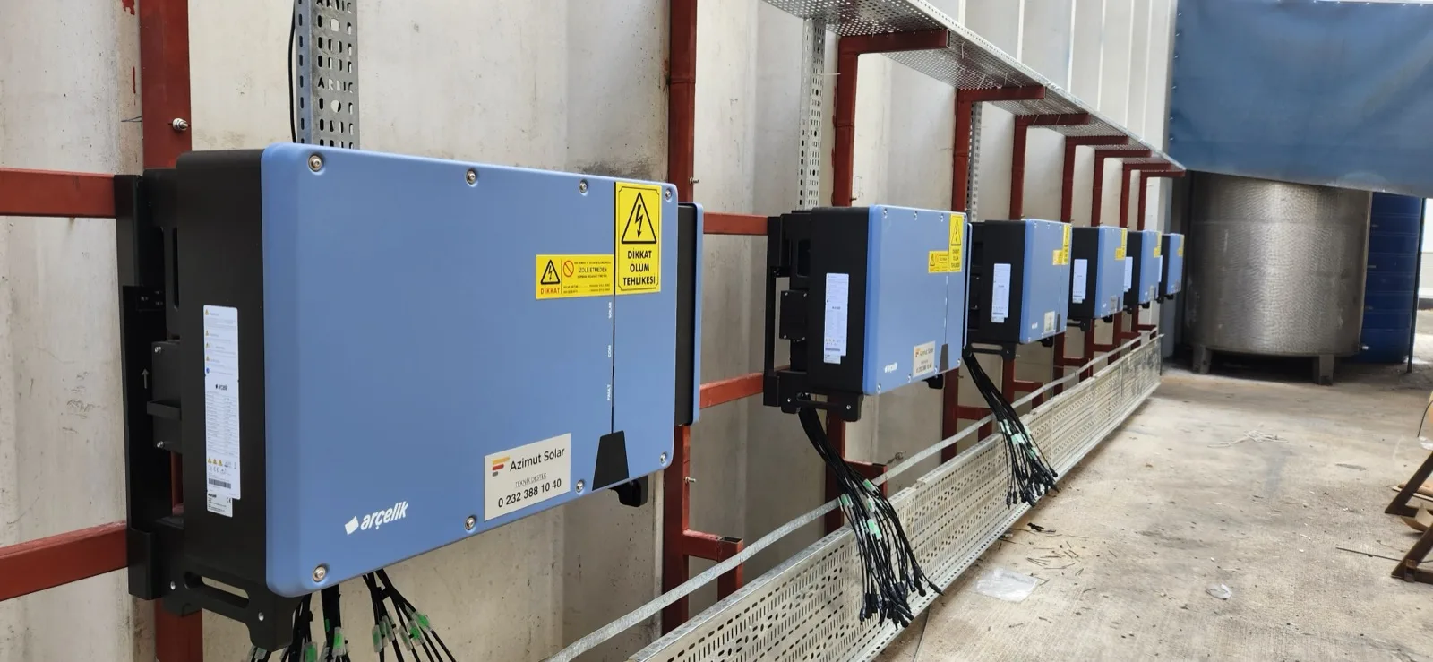 GES inverter odası — Azimut Solar endüstriyel inverter kurulumu